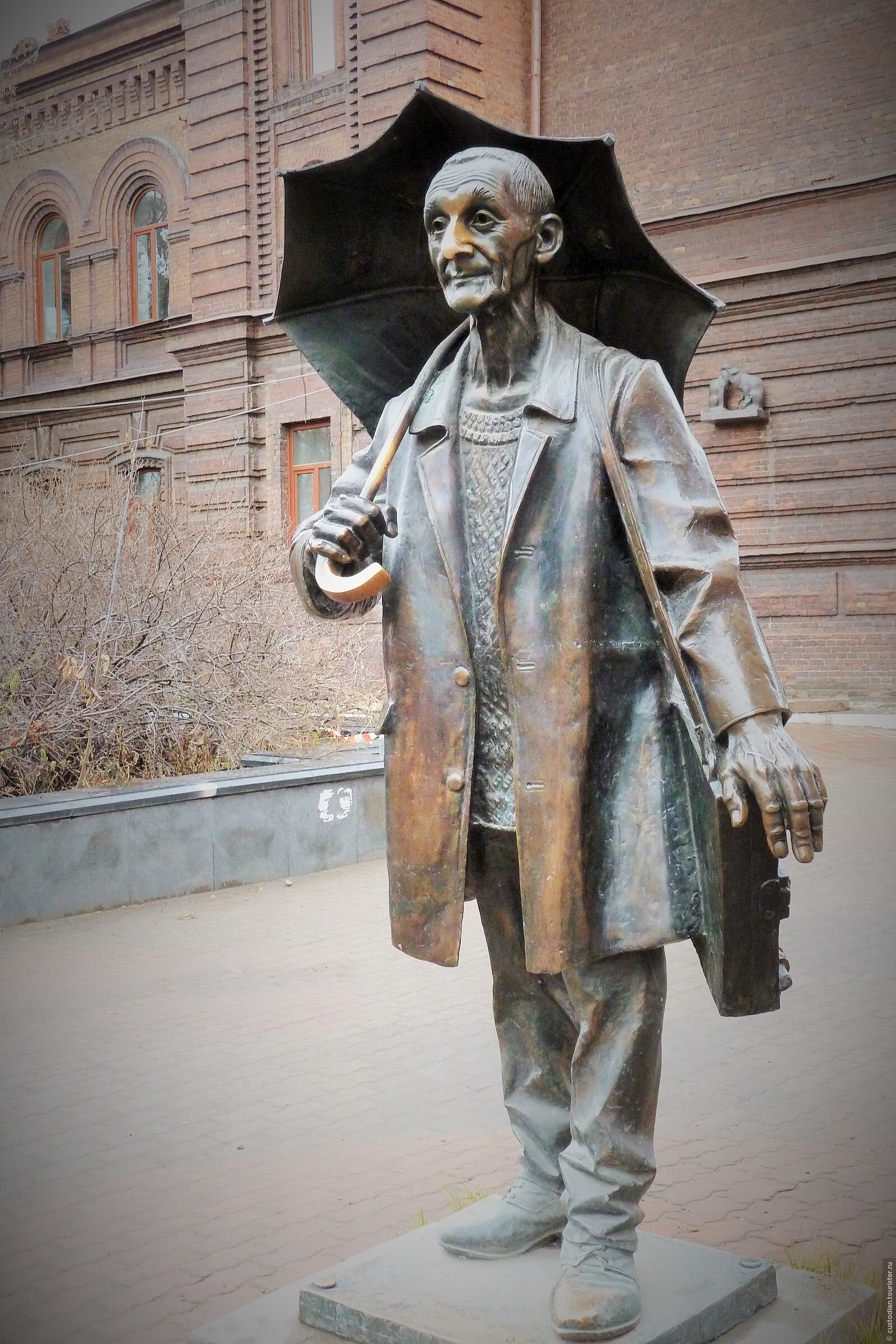 Памятник поздееву в красноярске