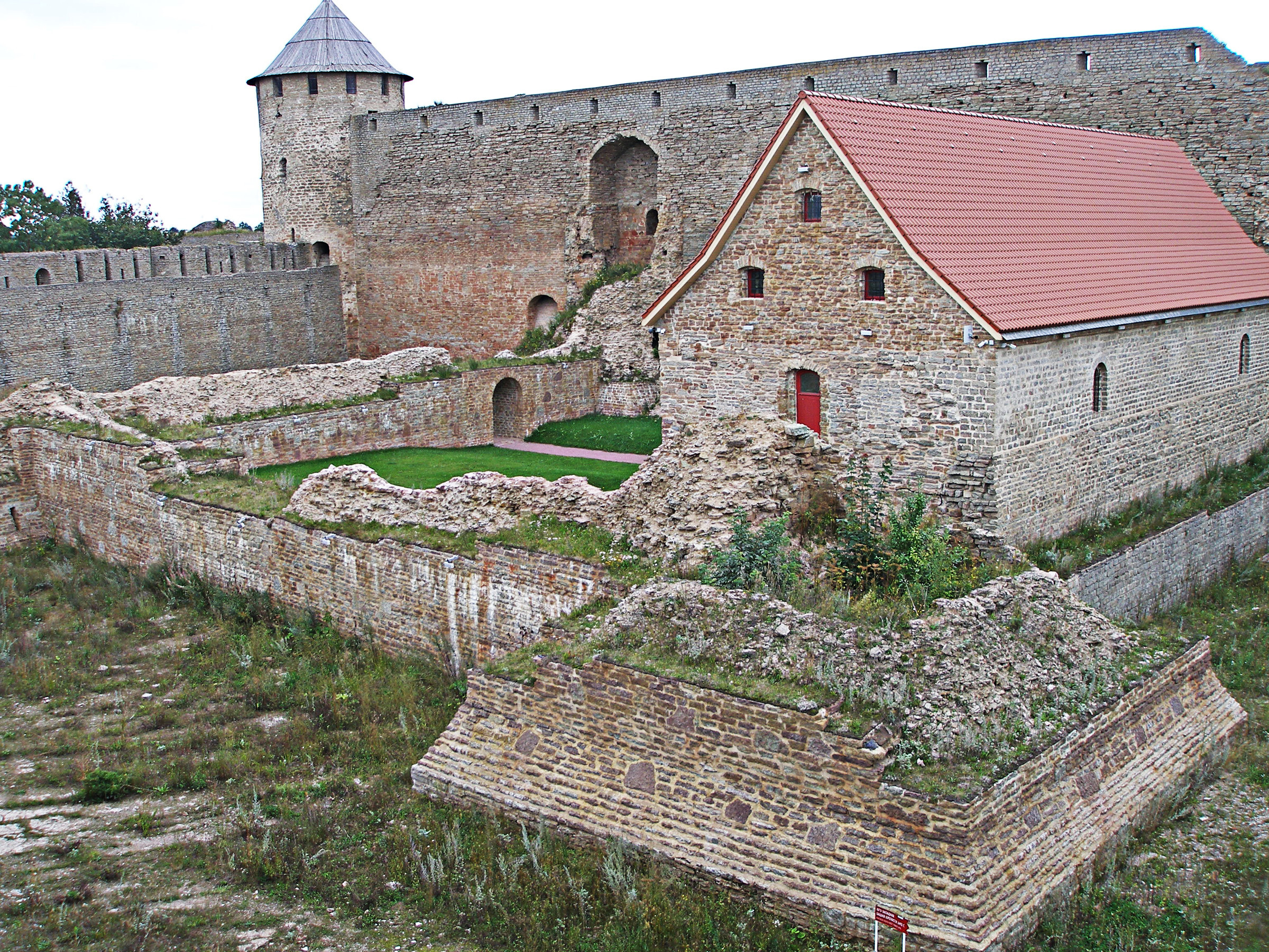 Нудисты В Старой Крепости