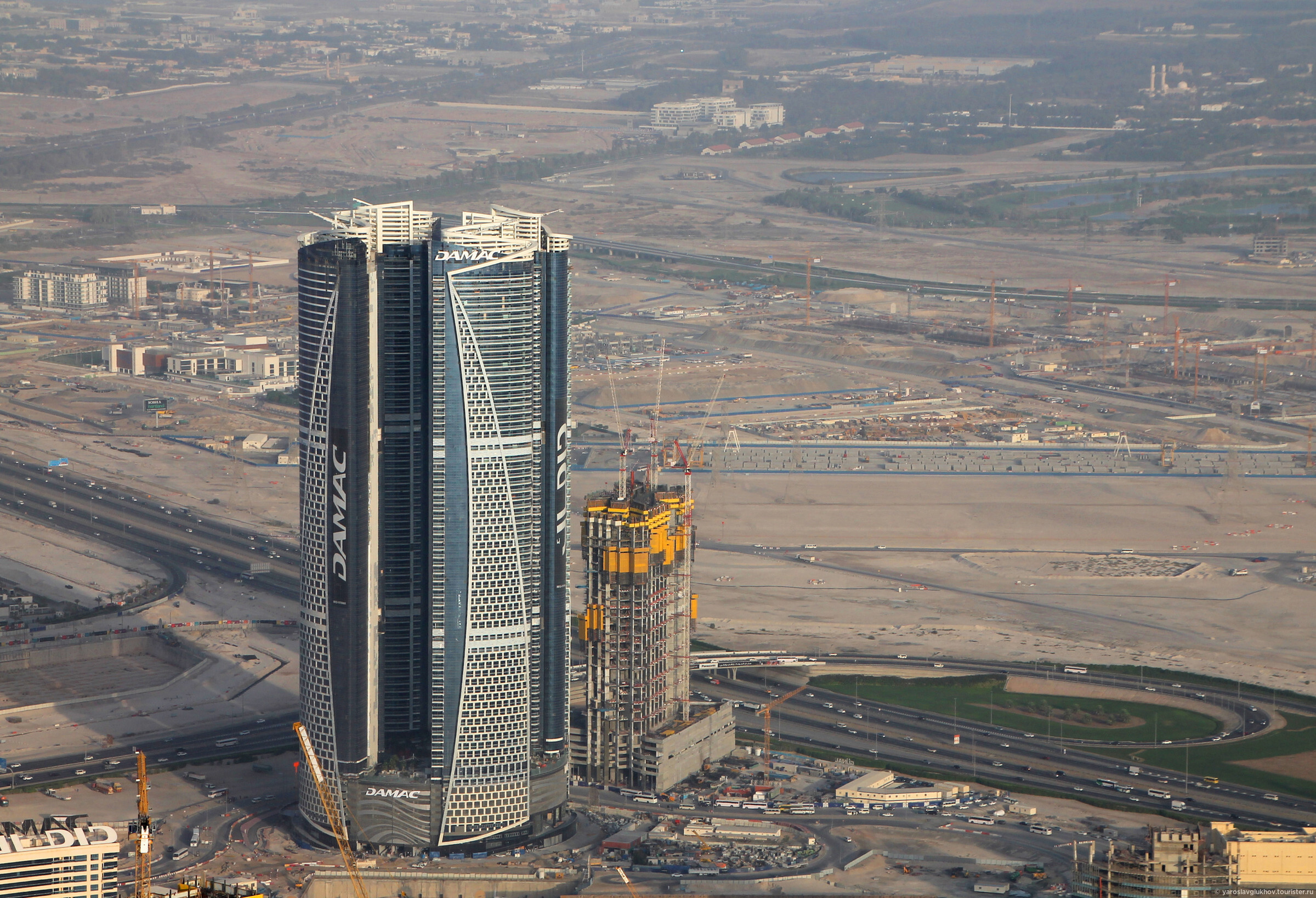 DAMAC Paramount Tower Hotel