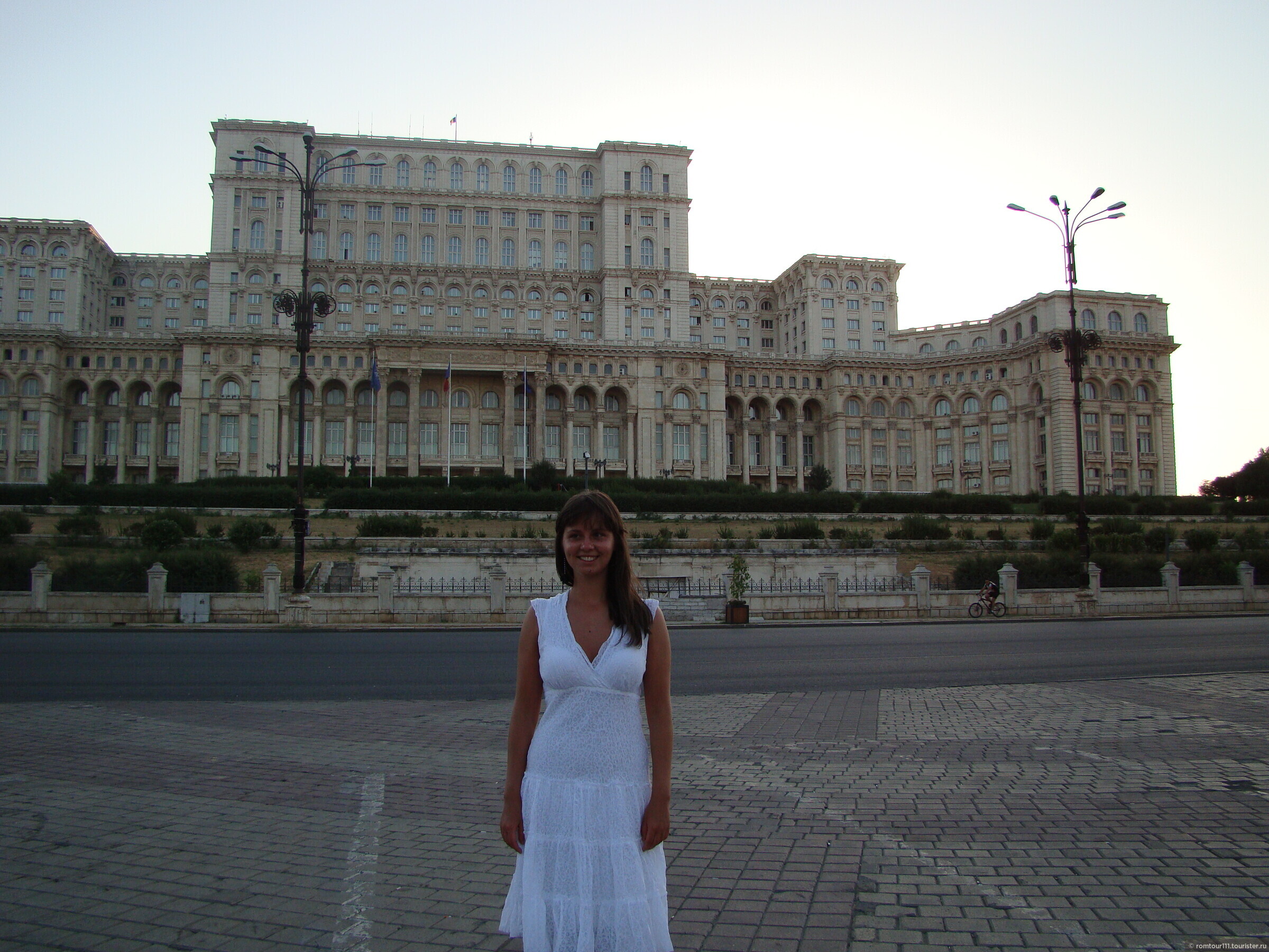 Мои туристы: Дворец Парламента в Бухаресте.