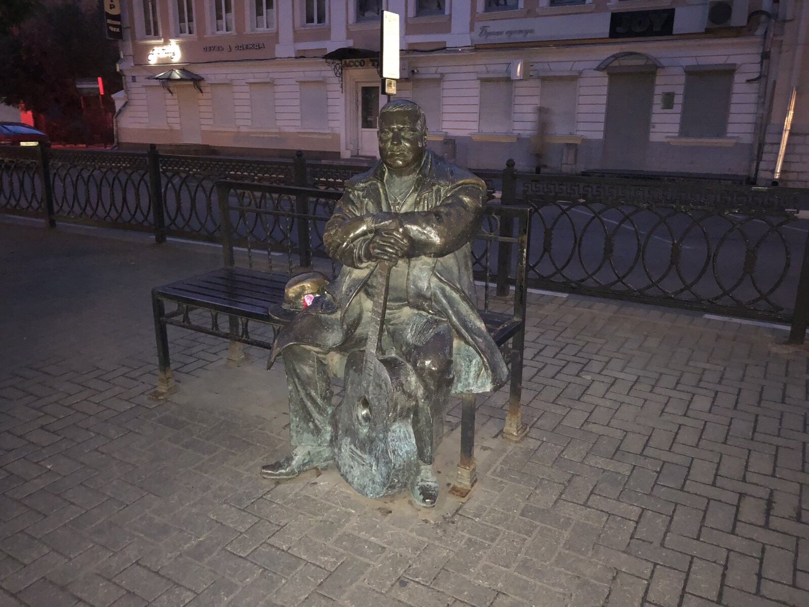 памятник михаилу тверскому в твери фото