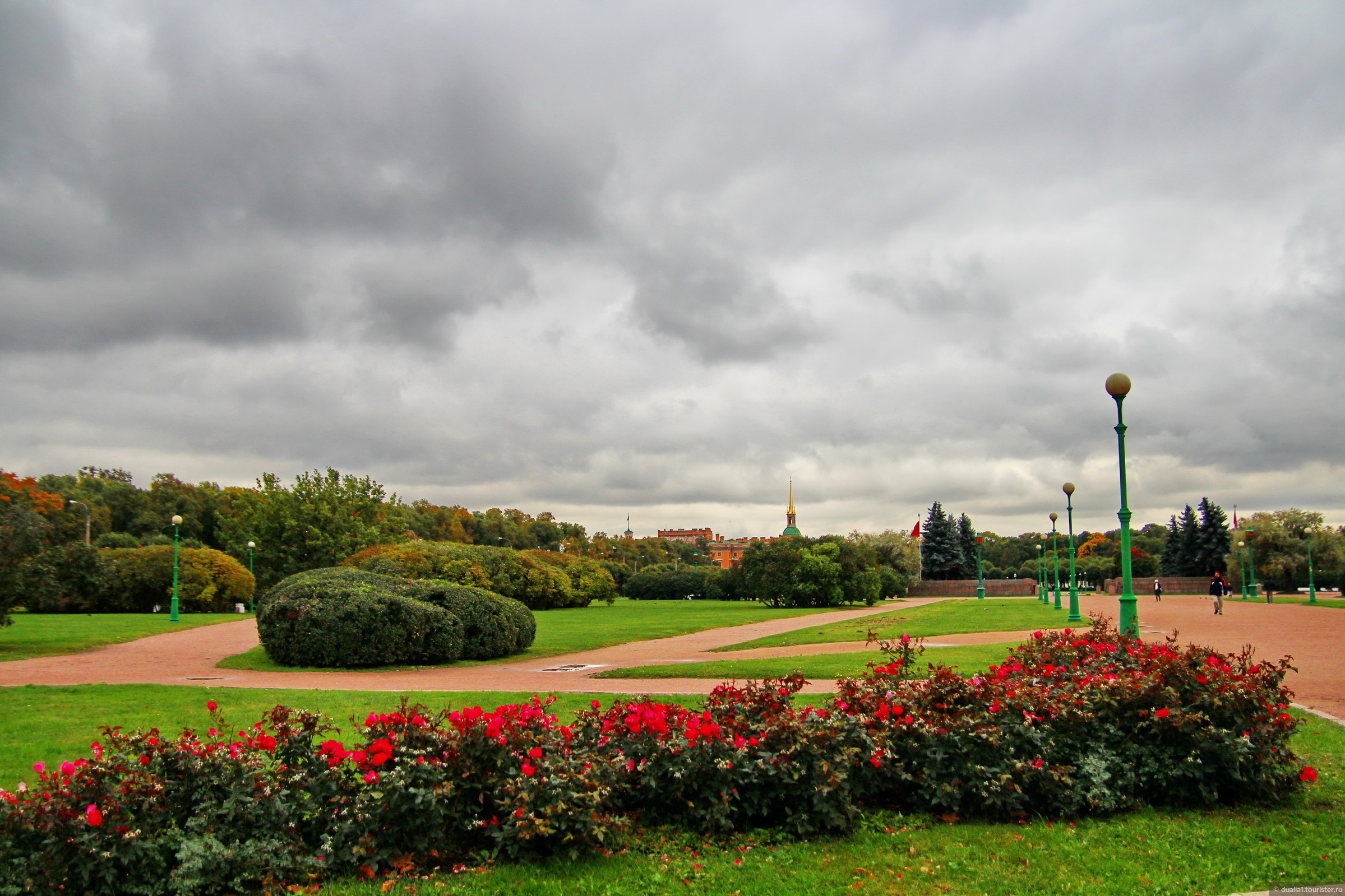 Парк Марсово поле в Санкт-Петербурге