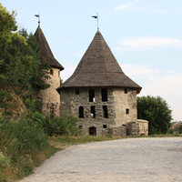 Польские ворота (брама) - уникальная гидротехническое фортификационное сооружение в Каменце-Подольском, служившее одновременно городскими воротами, оборонительной башней и плотиной.