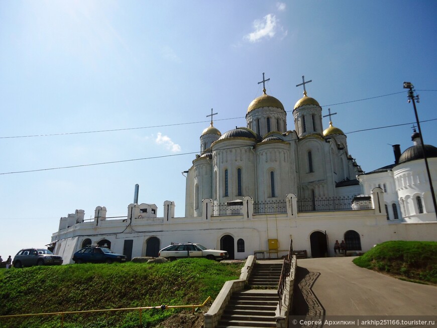 По Владимиро-Суздальской земле и ее великим памятникам старины Древней Руси.