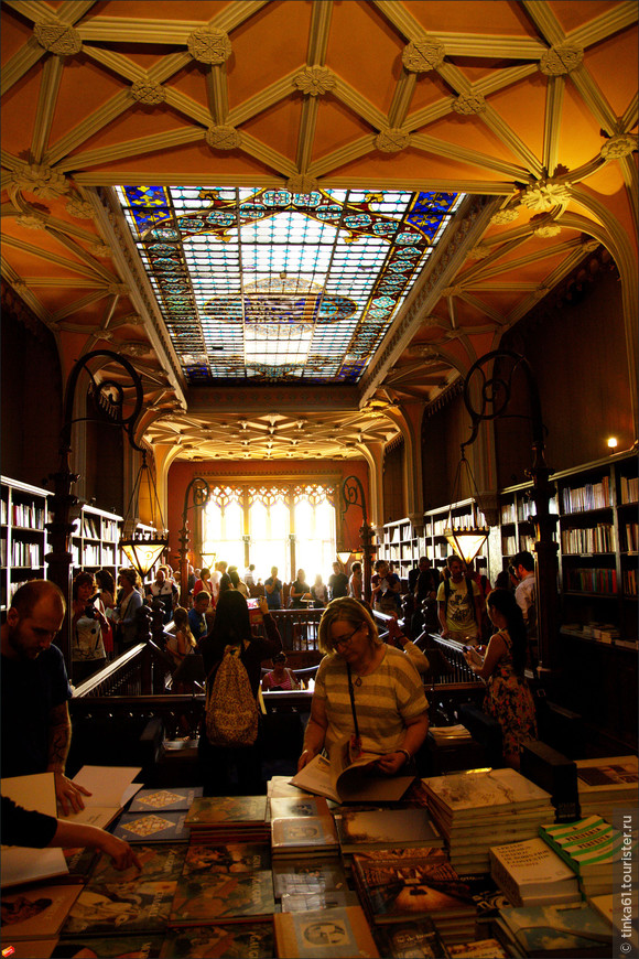 Книжный магазин Livraria Lello в Порту