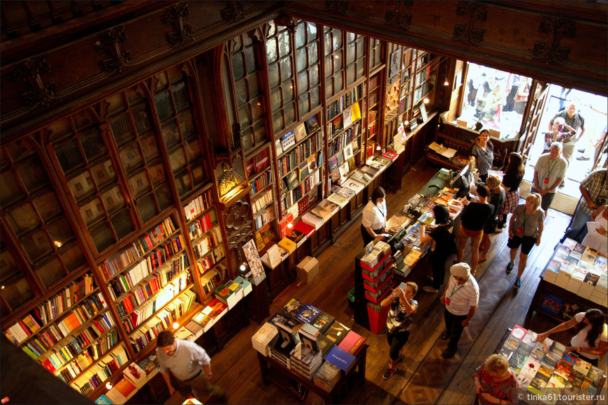 Книжный магазин Livraria Lello в Порту