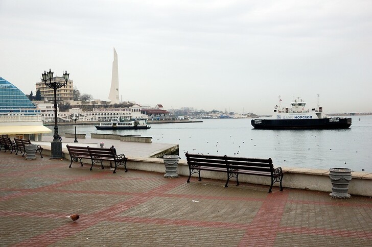 Набережная Севастополя и Памятник затопленным кораблям © Maksim Starostin