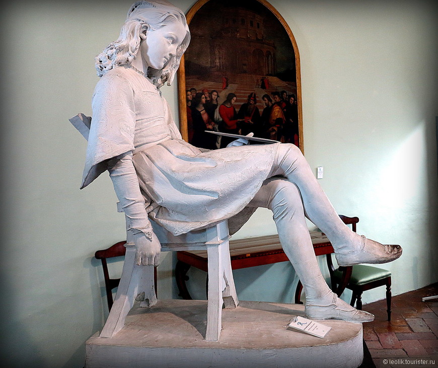 Скульптура юного Рафаэля из дома-музея в Урбино. Автора не помню, а табличку забыла сфотографировать.