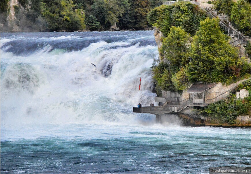 Символ Швейцарии — Рейнский водопад 