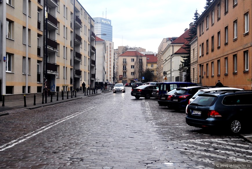 На Варшаву падает дождь...