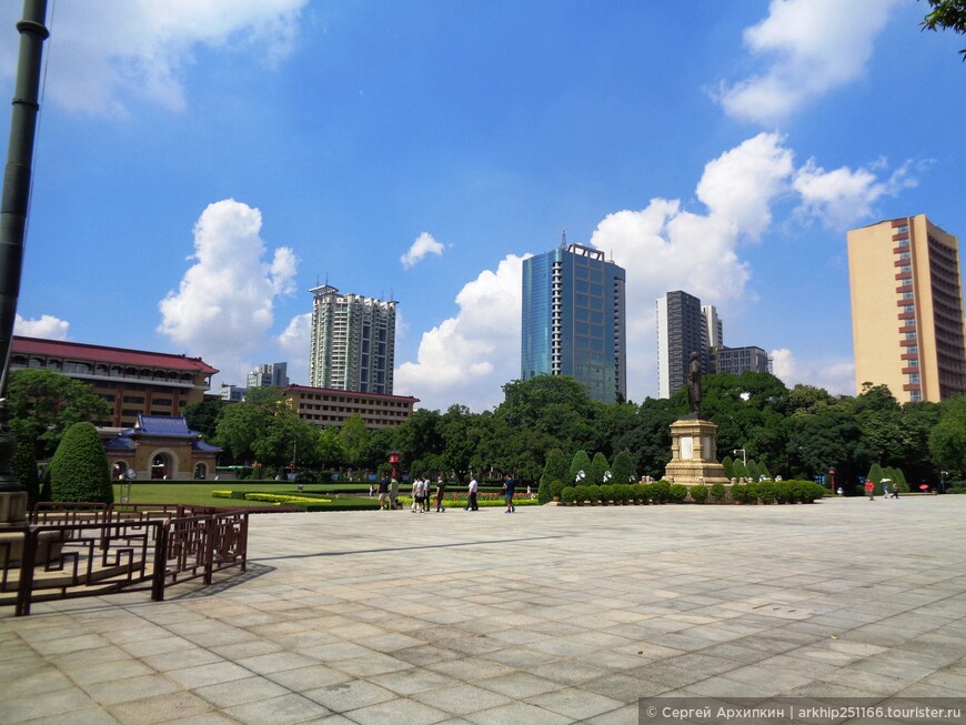 Гуанчжоу (  он же - Кантон) — огромная столица всего Южного Китая