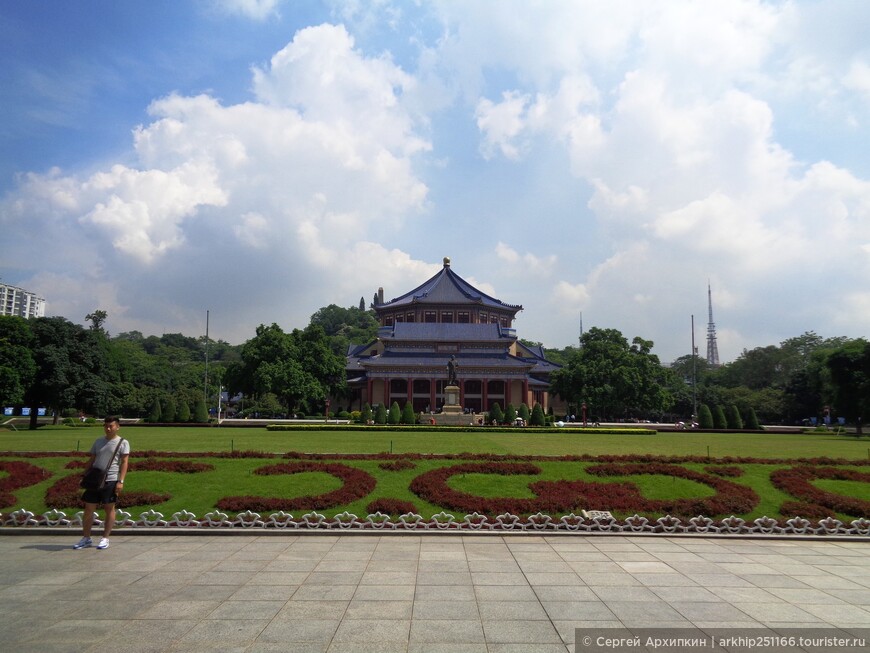 Гуанчжоу (  он же - Кантон) — огромная столица всего Южного Китая
