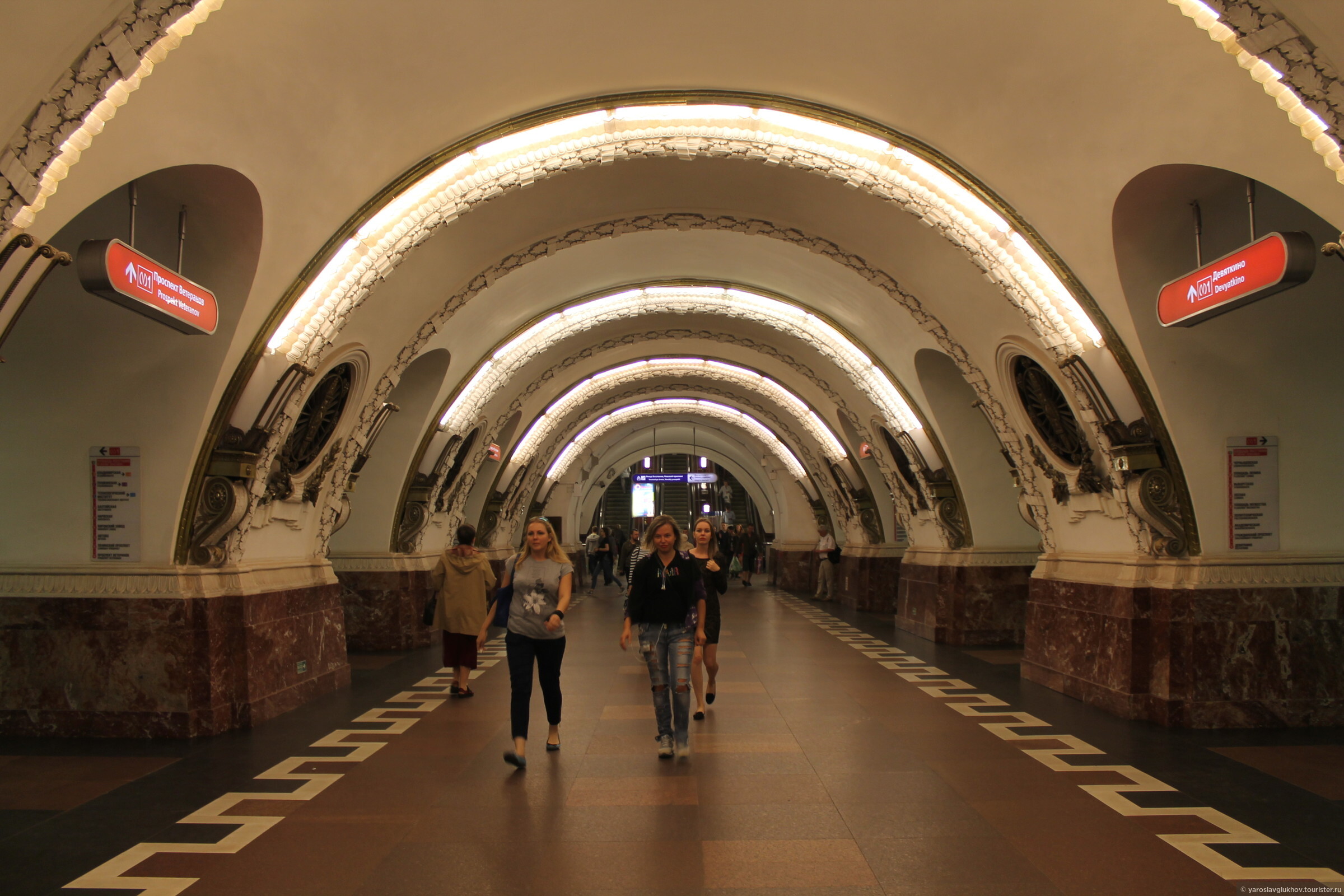 Станция метро площадь Восстания