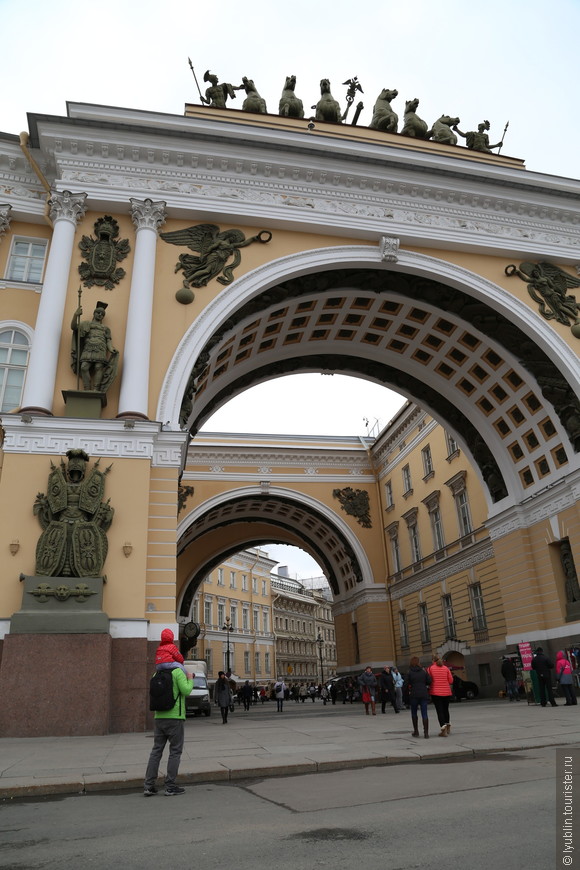 Есть город на Неве... Город, в котором я живу, или Прогулки по Петербургу с детьми