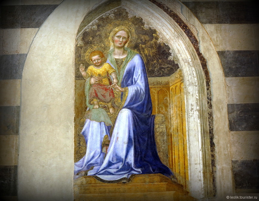 Мадонна на престоле. Фреска Джентиле да Фабриано 1420 год.