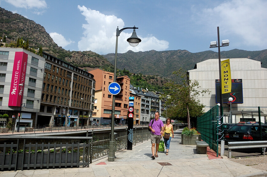 Андорра-ла-Велья - 1079 м - самая высокогорная столица Европы