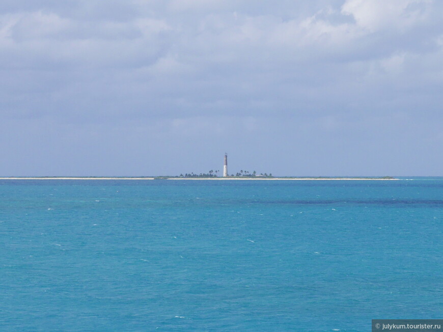 Маяк на Острове Олуха (Loggerhead Key). Его высота 48 м. 