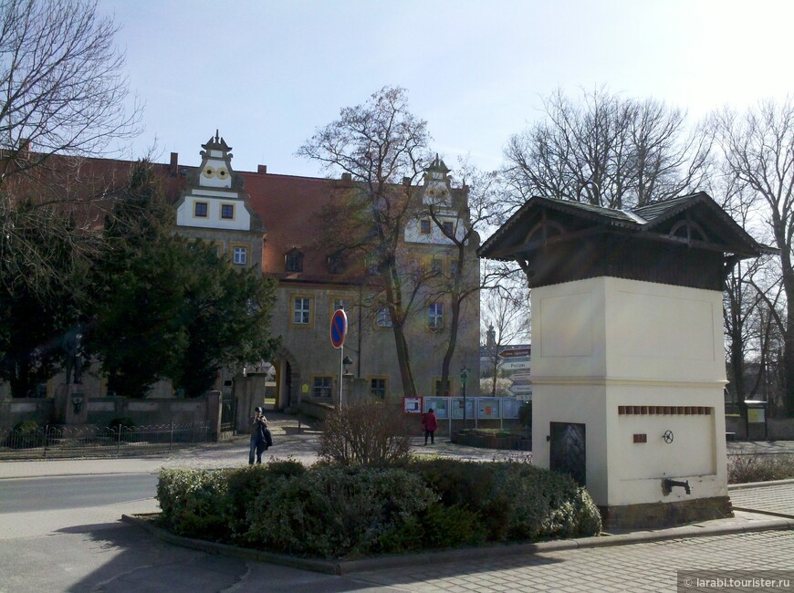Саксония: Вермсдорф (﻿Wermsdorf) — городок с двумя охотичьими замками. Часть II: Старый охотичий замок (Alte Jagdschloss) и вокруг него.