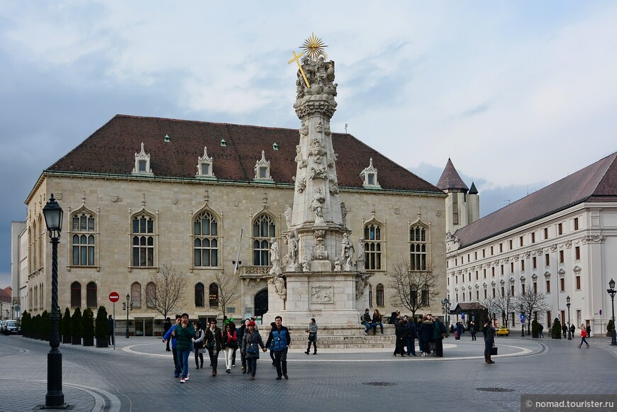 Чумная колонна на площади Святой Троицы