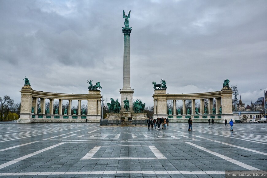 Площадь Героев и памятник Тысячелетия обретения венграми Родины