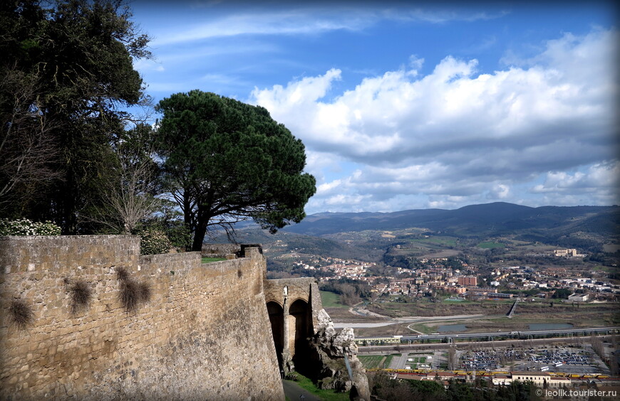 Вид на Умбрию от крепости Альборносо.