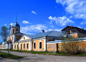 В селе Андреевском Петушинского района находится одна из лучших провинциальных дворянских усадеб России, построенная в стиле раннего классицизма.