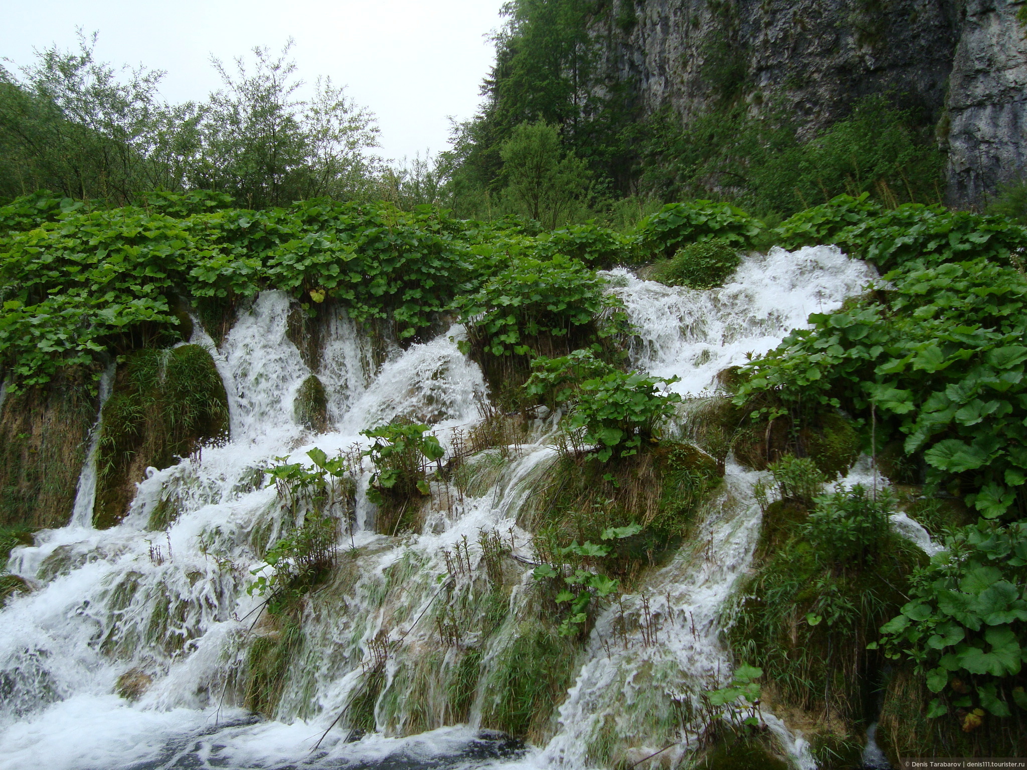 Каскад водопадов на Плитвицких Озерах