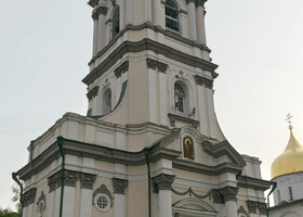 Пятиярусная колокольня высотой 65 метров. Возведена в 1861-1871г.г.