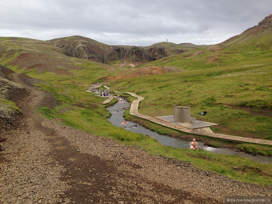 горячая река в долине Reykjadalur