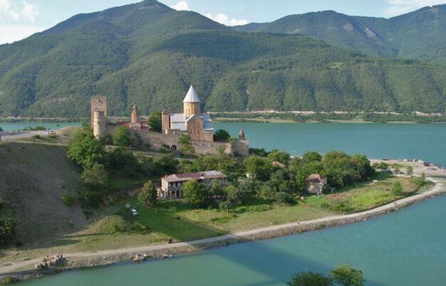 Село Ананури
