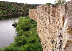 Крепостная стена и часть города внутри этой стены были признаны национальным памятником в1931 году.