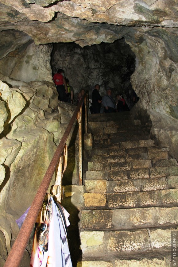 вход в пещеру св.апостола Симона Кананита