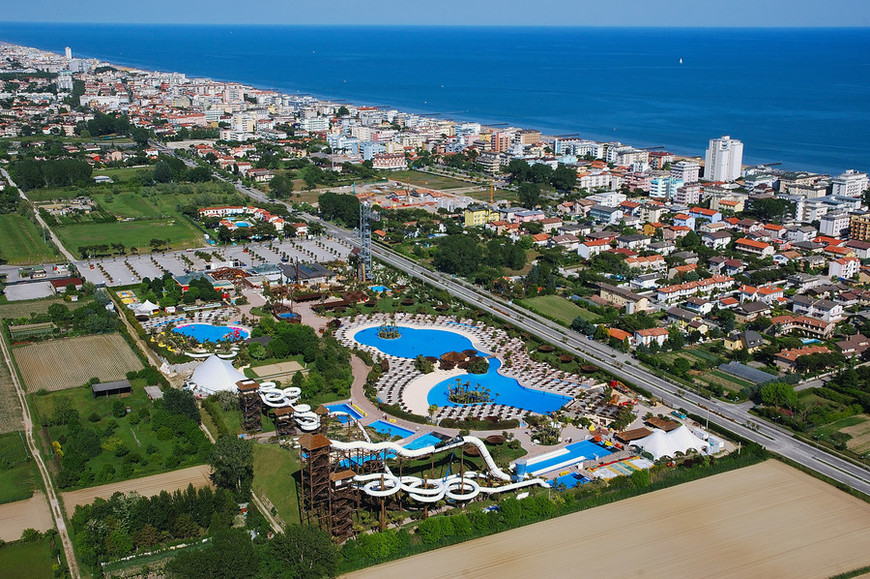 На машине из Москвы по Европе/Пляжи Венеции/Аквапарк Aqualandia/Lido di Jesolo