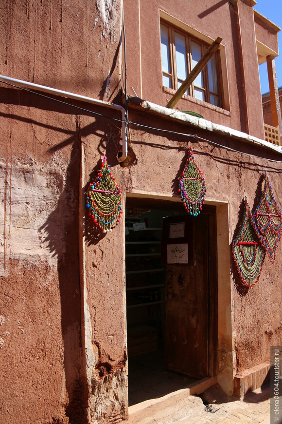 Сказ о цветных платочках и о красной деревне Абьяне