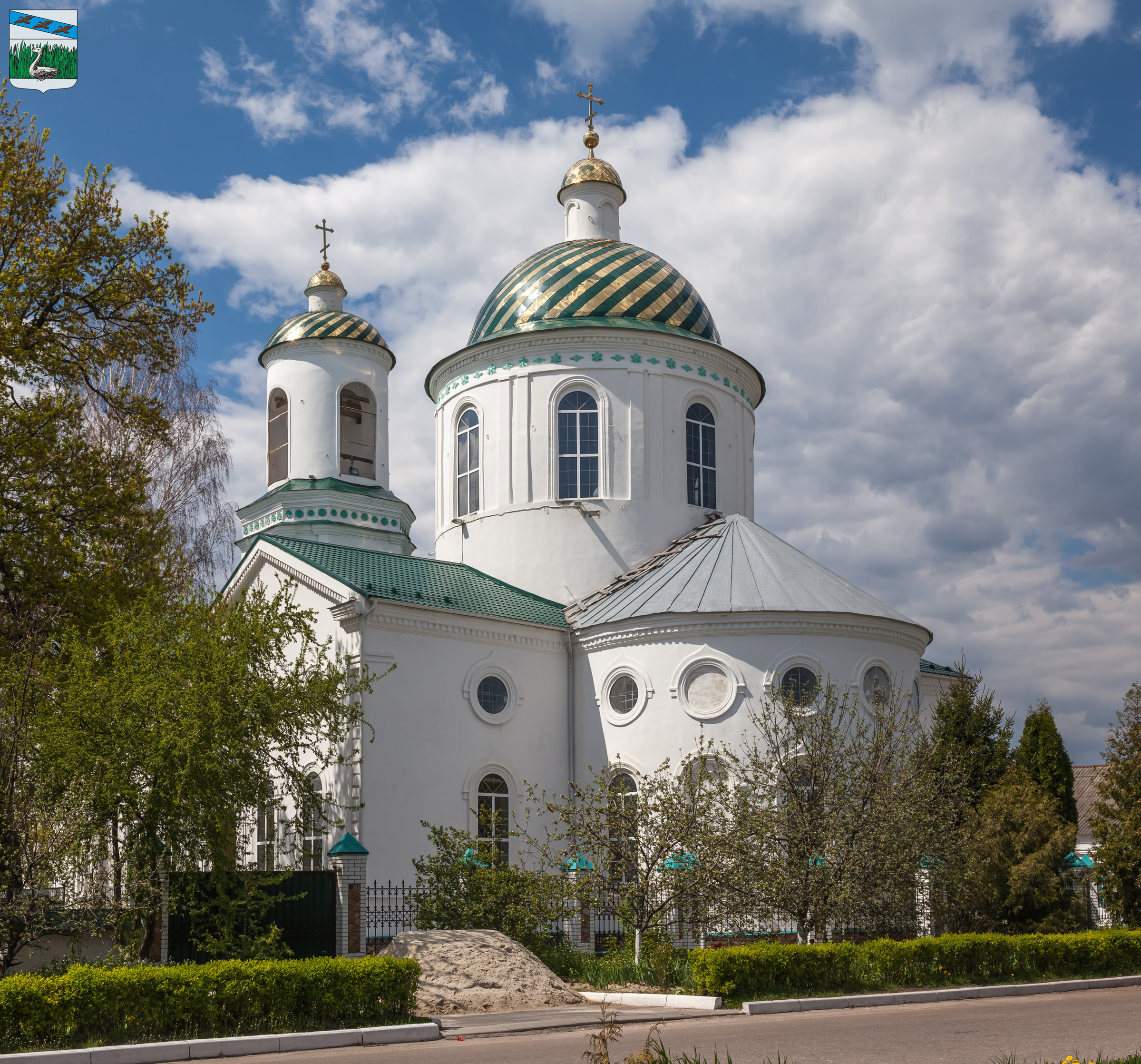 Суджа курская. Свято-Троицкий храм Суджа. Свято Троицкий храм города Суджи. Троице Вознесенский храм Суджа. Троицкая Церковь Суджа.