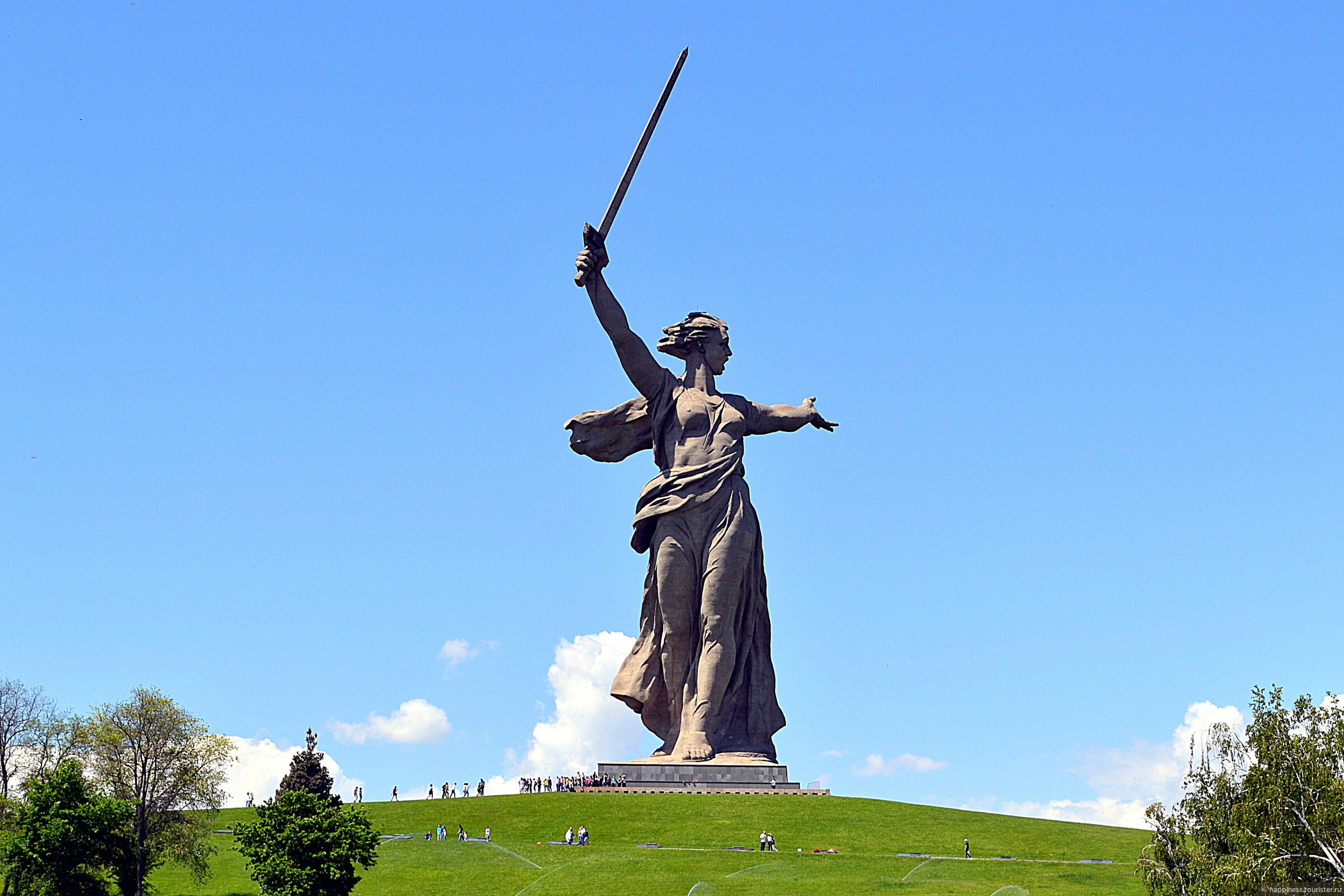 Родина мать зовет волгоград. Памятник Родина мать в Волгограде. Мамаев Курган статуя Родина мать. Мемориал Родина мать зовет в Волгограде. Скульптура на Мамаевом Кургане Родина-мать.