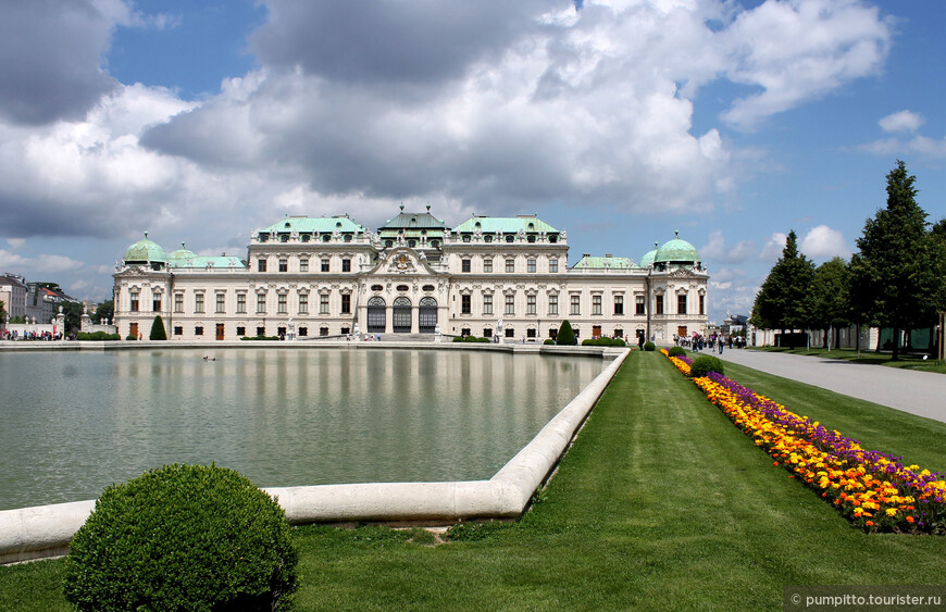 Дворец Верхний Бельведер – первый из двух дворцов комплекса