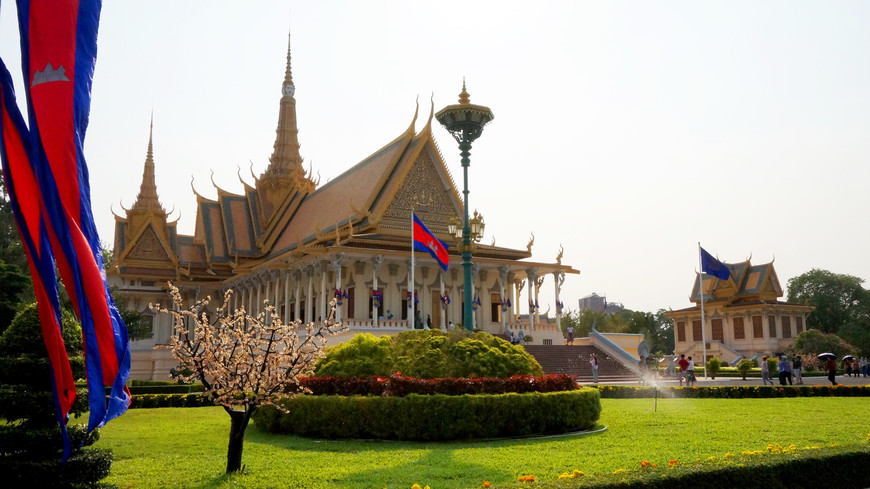 Часть 2: столица Пном Пень и Сиануквиль (Новый Год, остров Кох Ронг, Пном Бокор)