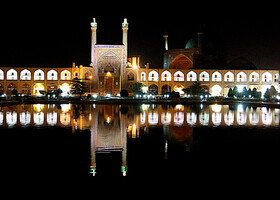 Вечерний и ночной Исфахан.