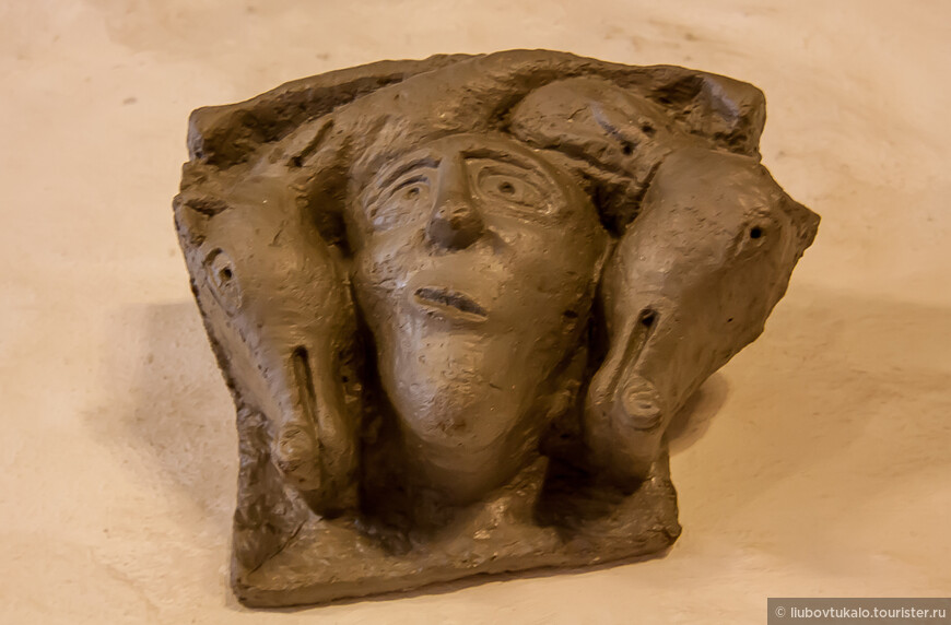 Еще семьсот лет назад скульптор знал, с какими лицами люди будут выходить из музеев Бергена :)