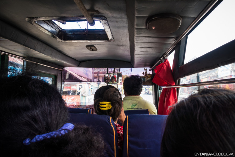 С Бали на Яву на автобусе