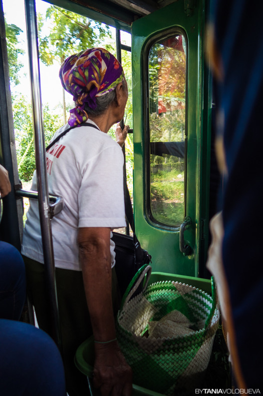 С Бали на Яву на автобусе