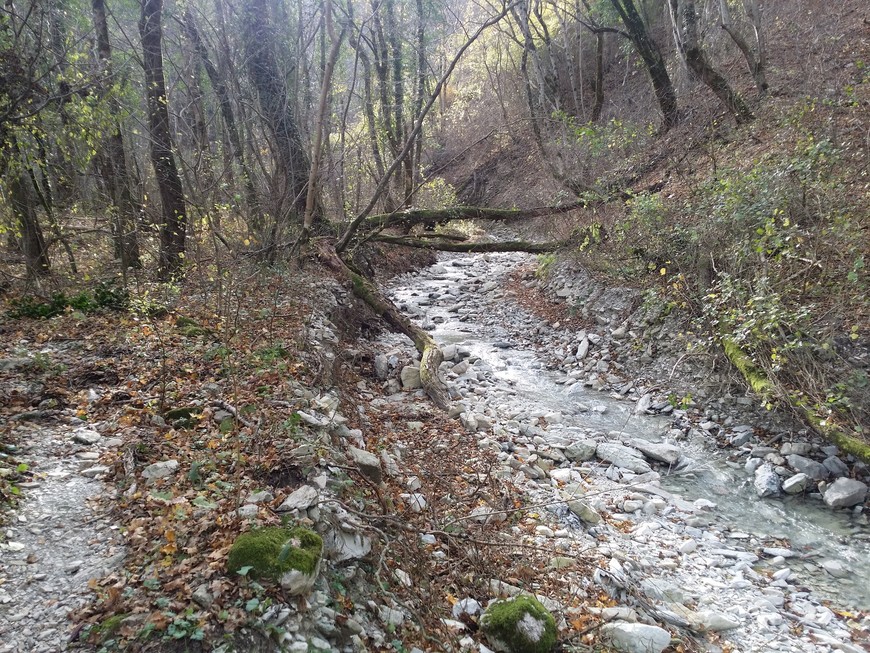 Водопад Перун высотой 33м.