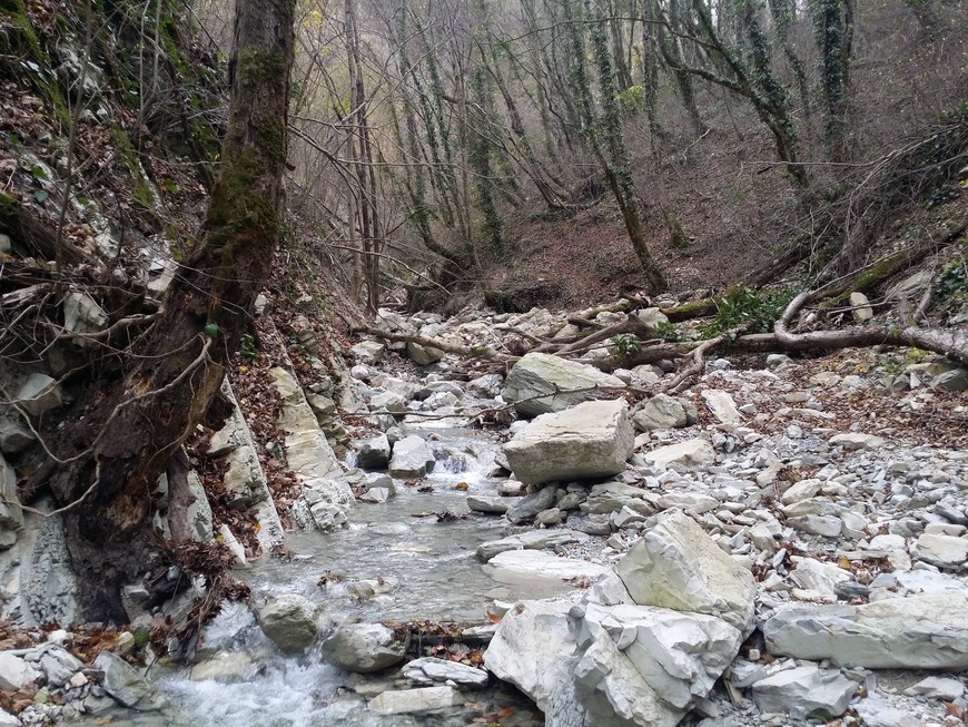 Водопад Перун высотой 33м.