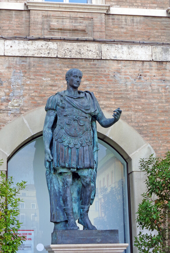 Император Юлий Цезарь.