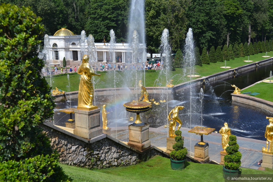 Радуга в фонтанах Петергофа