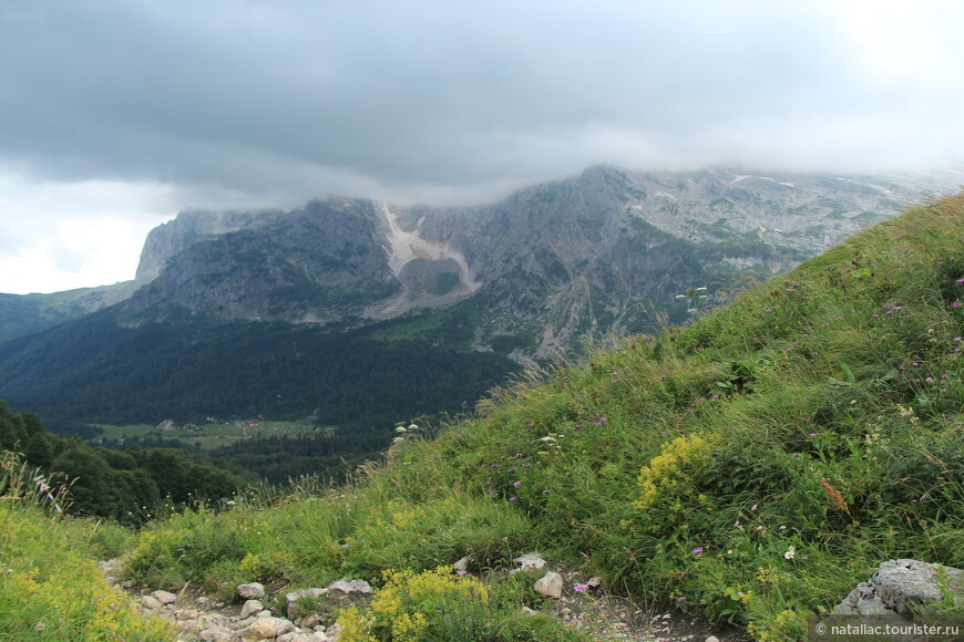 По горам и лугам, через перевалы Кавказа.