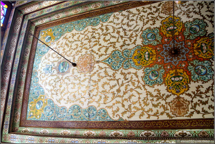 Шираз, сад Наранджестан и дворец Гавам.