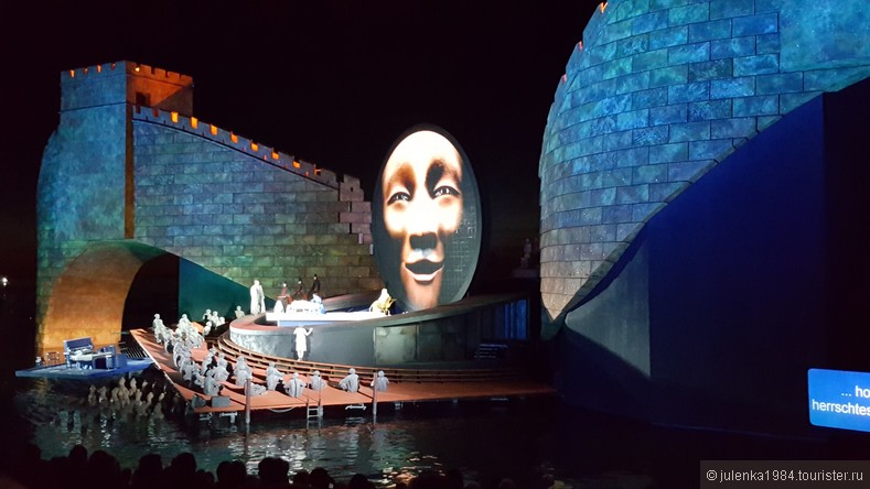 Плавающие сцены Bregenz Festival или Опера на Боденском озере