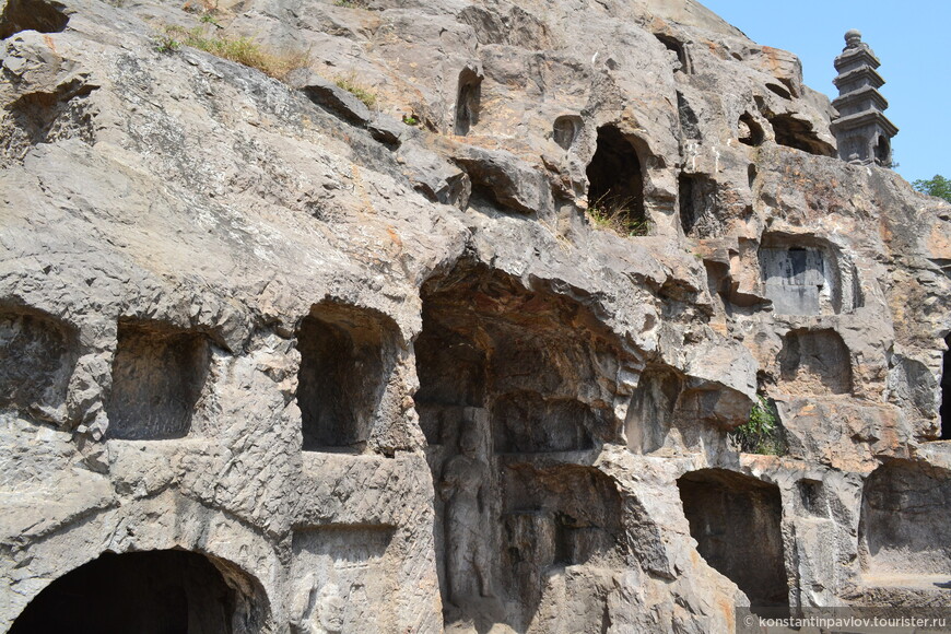  Луньмэнь — пещерные храмы, вырезанные в скалах